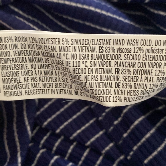 FOREVER 21 Women’s Top - Picture 8 of 8